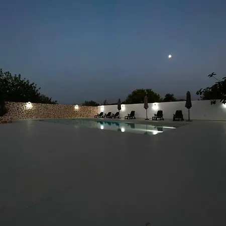 Inibiza - *